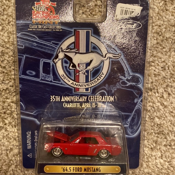 Collectible Vintage Mustangs Lot 35th Anniversary - Picture 2 of 12